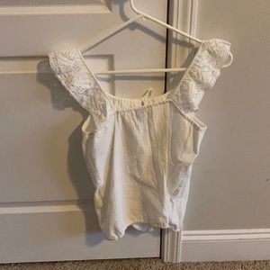 In great condition casual white Short sleeve top